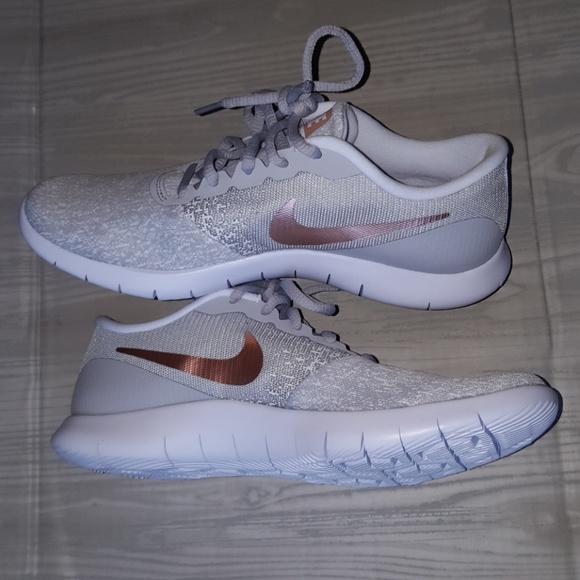 nike running shoes rose gold